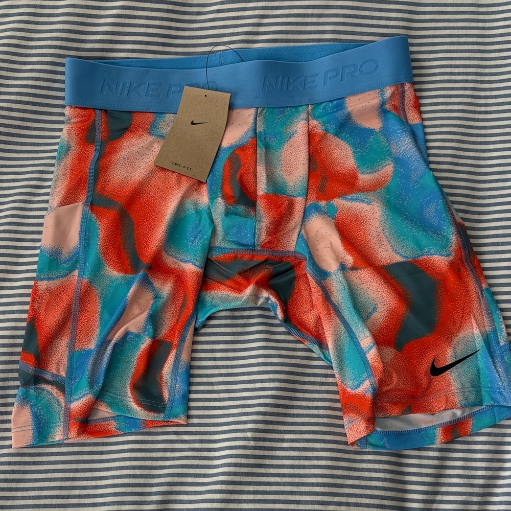 Nike colorful workout half tights